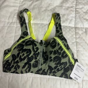 Victoria’s Secret Very Sexy Sports Bra Incredible Knockout Ultra Max 30C NWT